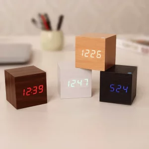 Horloge Numérique LED en Bois – Réveil Moderne Minimaliste avec Affichage LED
